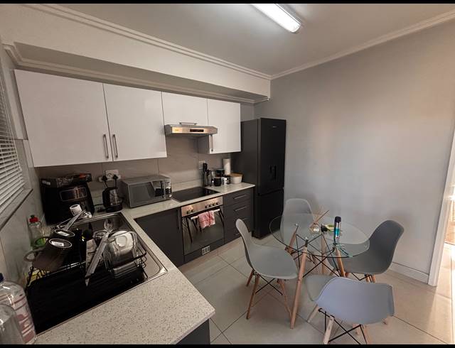 2 BEDROOM APARTMENT FOR SALE IN UMHLANGA RIDGE